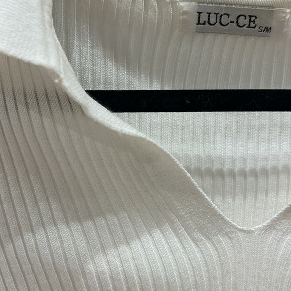 Cute collar top - Picture 2 of 2